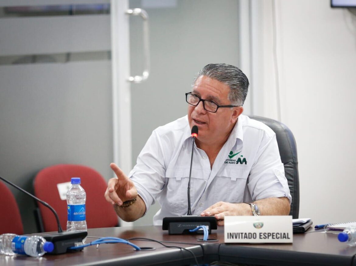 Administrador de la AAUD, Ovil Moreno.