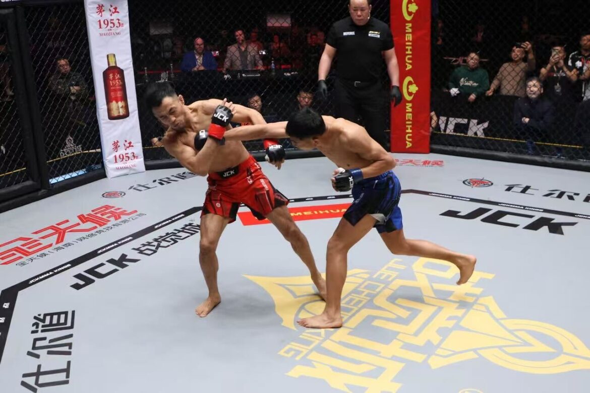 Hailaierke delivers the knockout punch against Zhifa Shang in the flyweight final at the JCK Bounty Event in L&uuml;liang on Dec. 28.