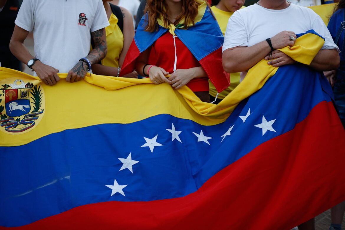Periodistas analizan lo que pasa en Venezuela en este momento