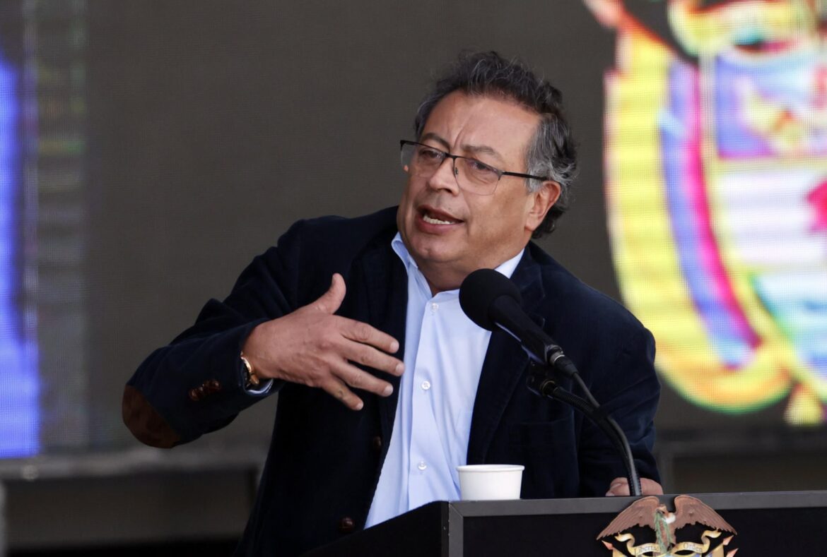 Petro afirma que en Colombia hay 15,660 estadounidenses establecidos de ‘manera irregular’