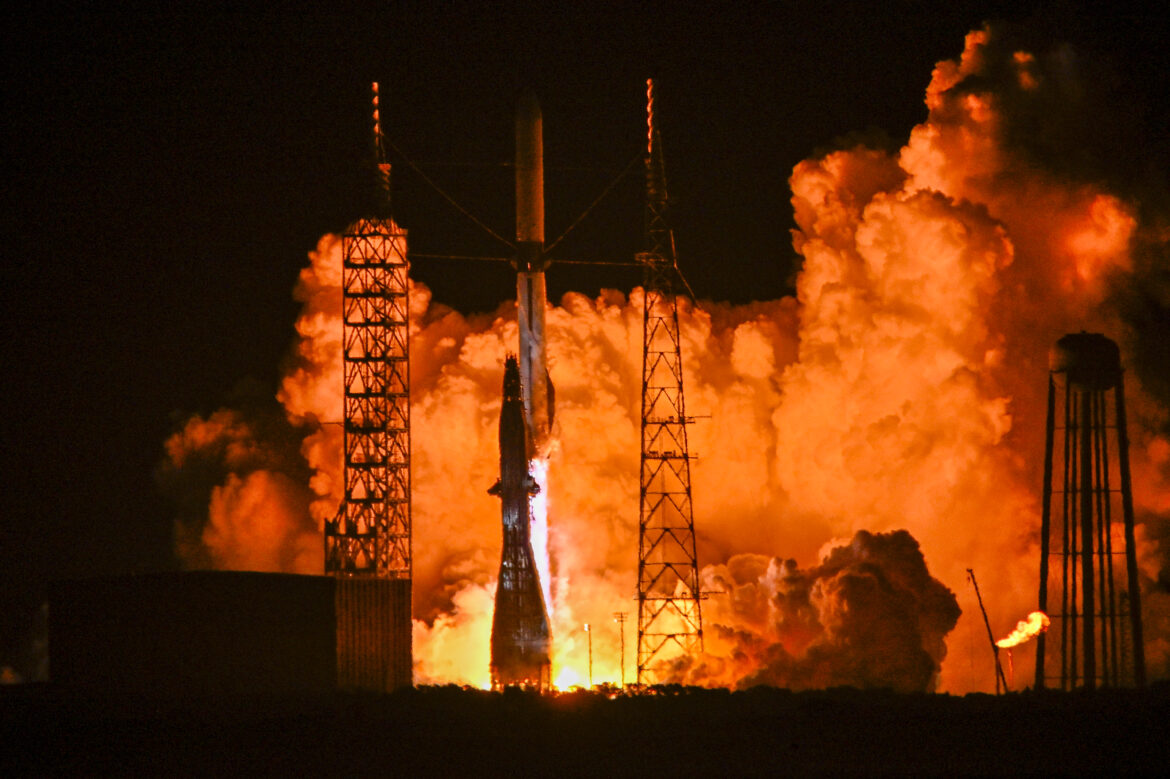 Blue Origin Launches Its New Glenn Rocket From Cape Canaveral