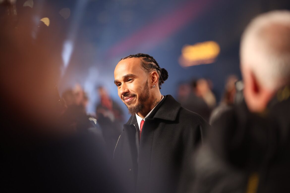 Lewis Hamilton estrena el el nuevo monoplaza SF-2