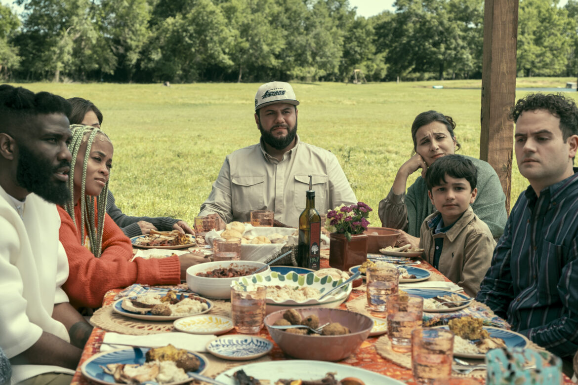 MO. (L to R) Tobe Nwigwe as Nick, Martica 'Fat' Nwigwe as Toya, Mo Amer as Mo, Farah Bsieso as Yusra, Chase Robin as Osama, Omar Elba as Sameer in episode 207 of MO. Cr.  &copy; 2024