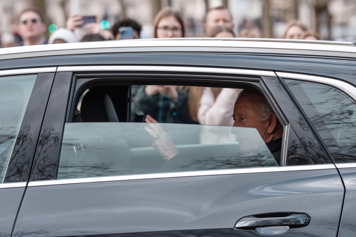 King Charles Briefly Hospitalised Due To Side Effects From Cancer Treatment