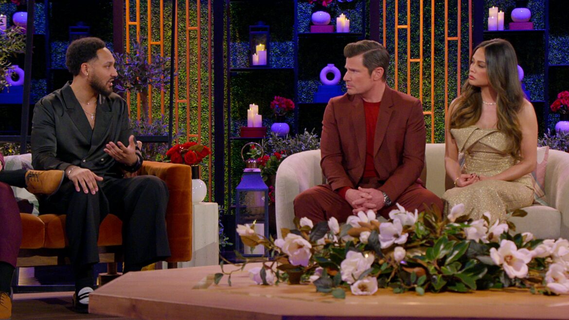 Love is Blind. (L to R) Devin Buckley, Nick Lachey, Vanessa Lachey in episode 814 of Love is Blind. Cr. Courtesy of Netflix &copy; 2025