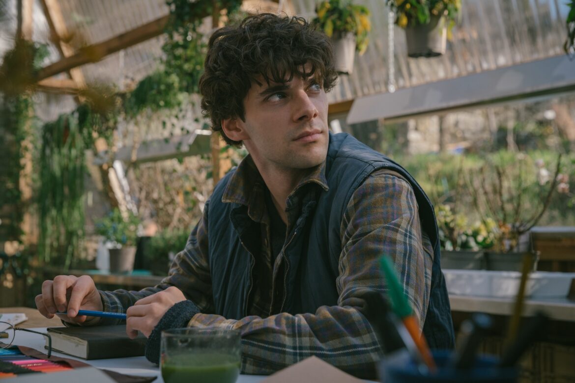 EL JARDINERO. &Aacute;lvaro Rico as Elmer in episode 02 of EL JARDINERO. Cr. Niete/Netflix &copy; 2024