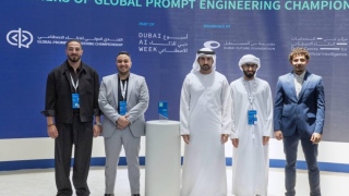 Hamdan bin Mohammed honours winners of the Global Prompt Engineering Championship 2025 during Dubai AI Week