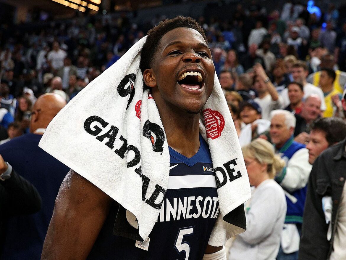 NBA playoffs: Minnesota Timberwolves push Los Angeles Lakers to brink of elimination, Celtics and Knicks win