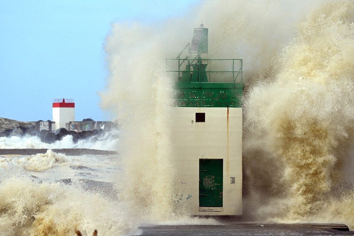 Flights cancelled, hundreds of thousands without power after storm Nils lashes France, Spain, Portugal