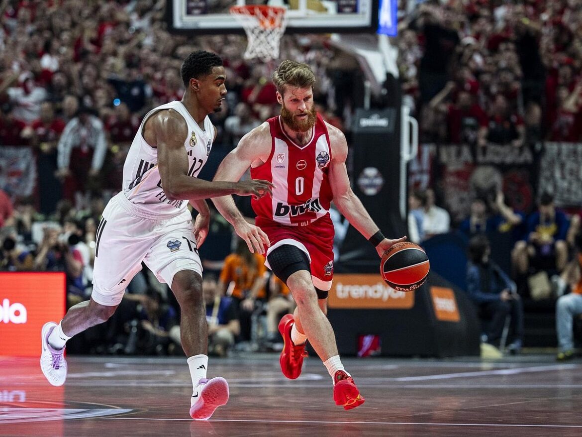 Dubai Basketball make statement signing in Thomas Walkup