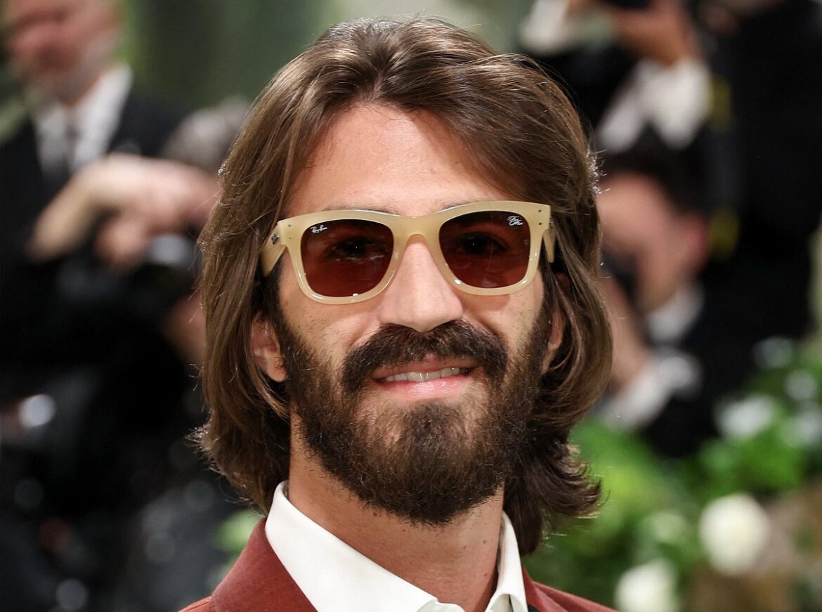Leonardo Maria Del Vecchio attends The 2024 Met Gala Celebrating "Sleeping Beauties: Reawakening Fashion" at The Metropolitan Museum of Art on May 06, 2024 in New York City.
